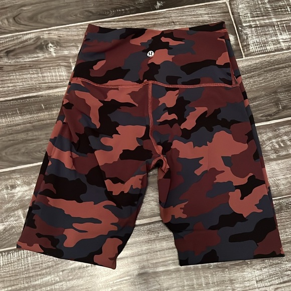 Lululemon s4 great condition wunder under high rise 25 inch - Picture 2 of 3